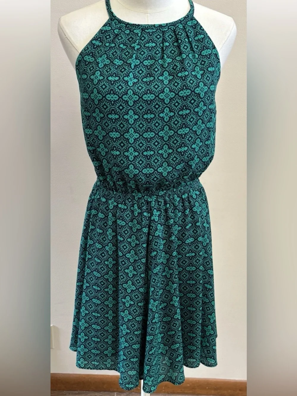 Banana Republic Petite XS Halter Fit Flare Dress Green